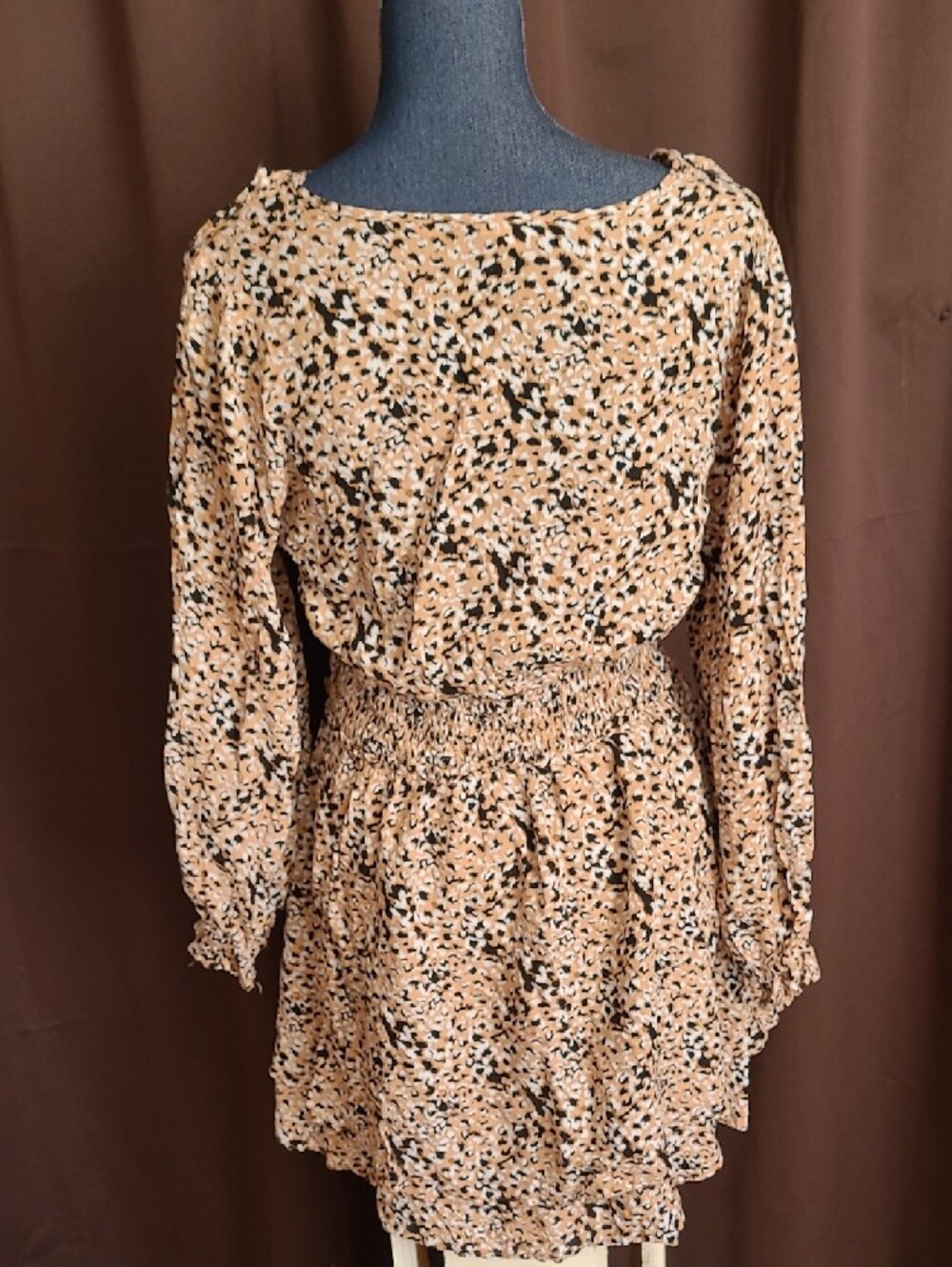 JODIFL Beige/Black/White Smocked Waist V-Neck Long Sleeve Dress - Picture 6 of 9